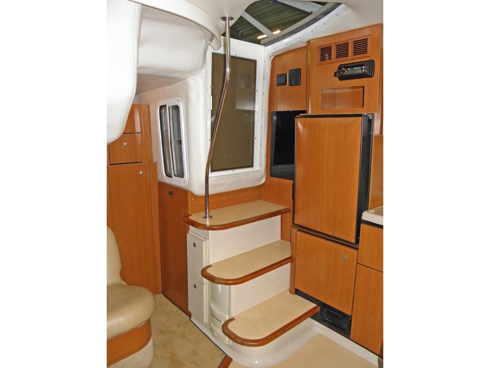 Saloon, Accommodation